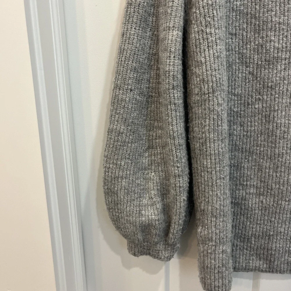 Nanette‎ Lepore Women's Gray Knit Sweater Bell Sleeves Crew Neck Size Small